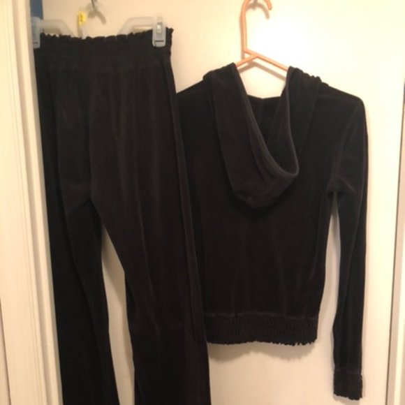 Juicy Couture Vintage Runched Black Velour Sweatsuit - Picture 4 of 4